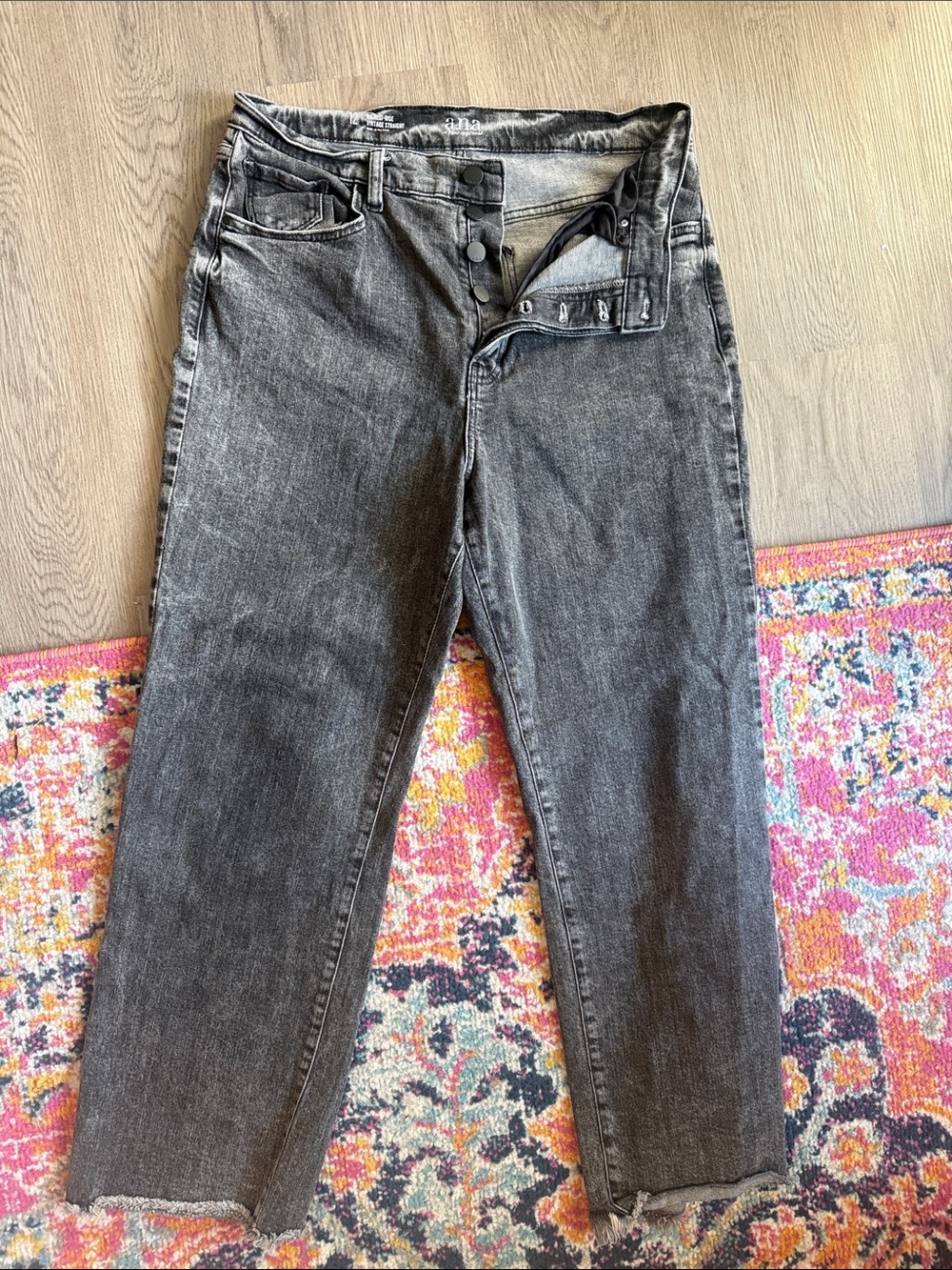 a.n.a Women's Straight Leg Grey Washed Jeans